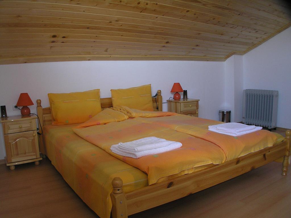Karadzhovy Guest House Kalofer Cameră foto
